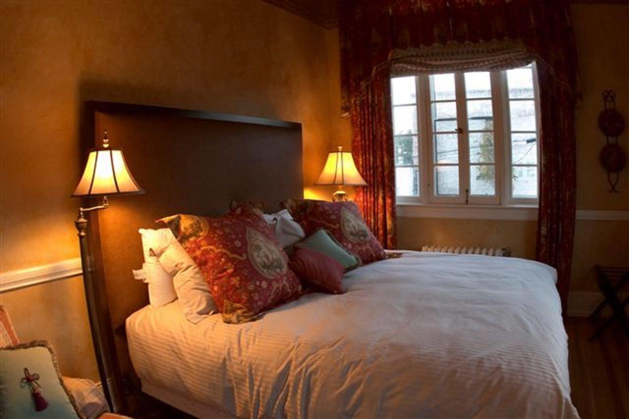 The Firehouse Inn Rutherfordton Buitenkant foto