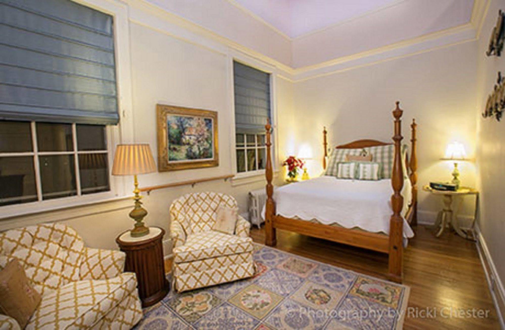The Firehouse Inn Rutherfordton Buitenkant foto