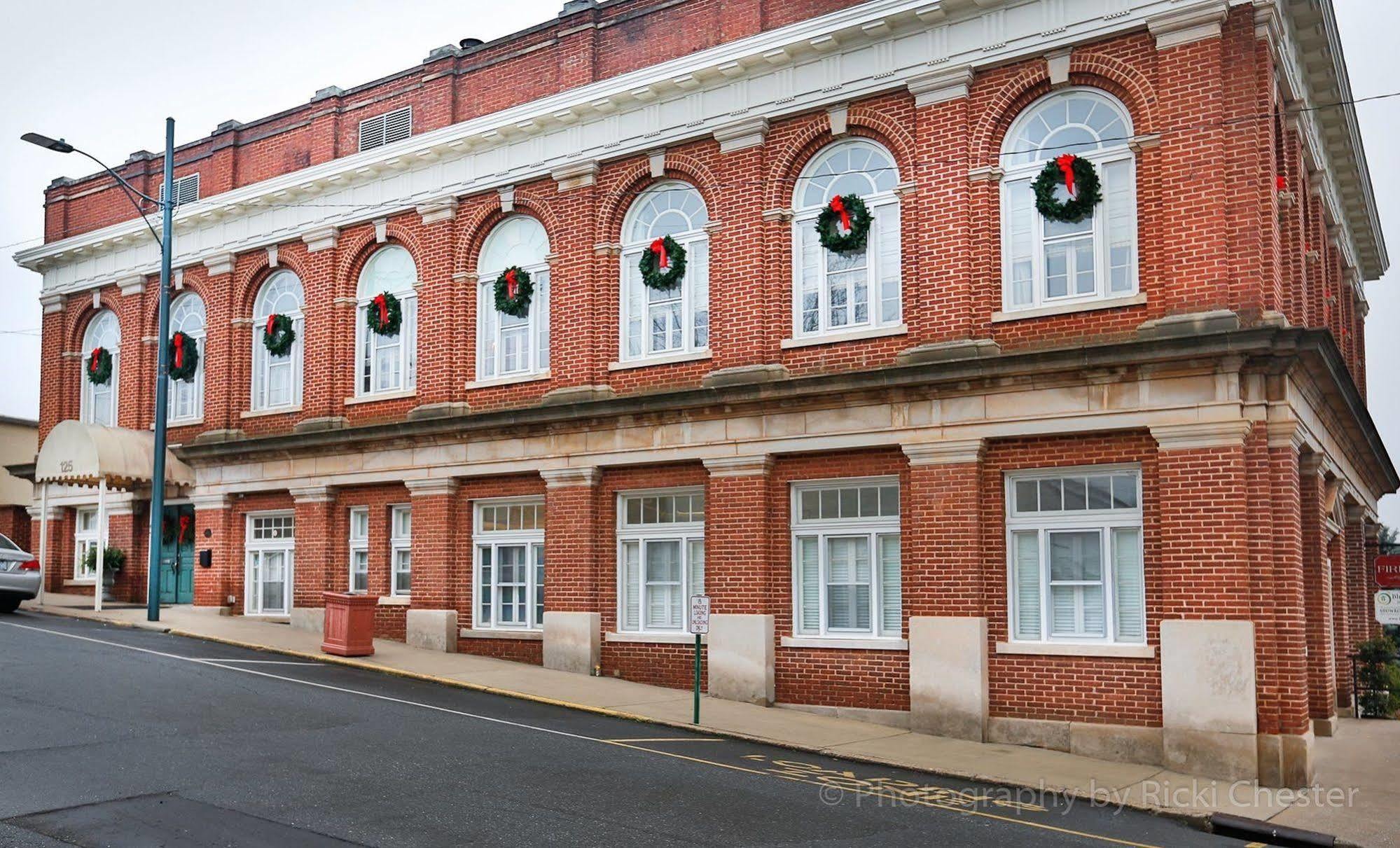 The Firehouse Inn Rutherfordton Buitenkant foto